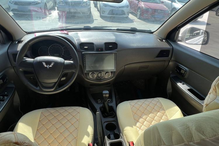 Used Wuling Hongguang 2014 1.5L S Standard Version