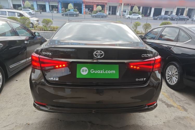 Used Toyota Crown 2015 2.0T Fashion Edition
