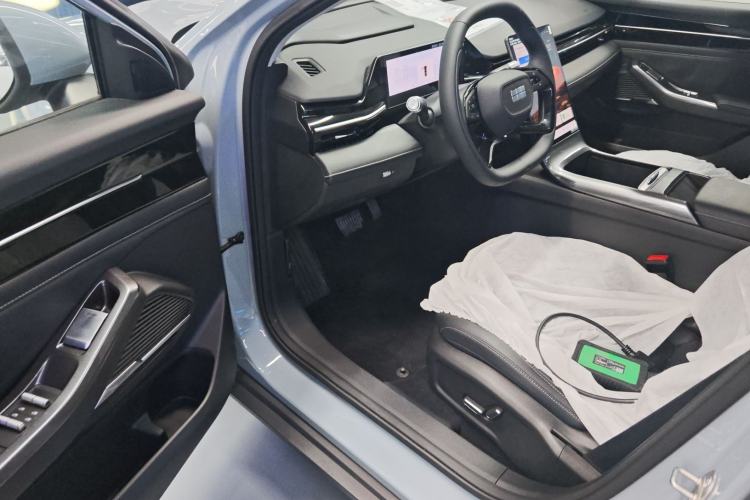 Used  L6 2024 125km PLUS Dragon Edition