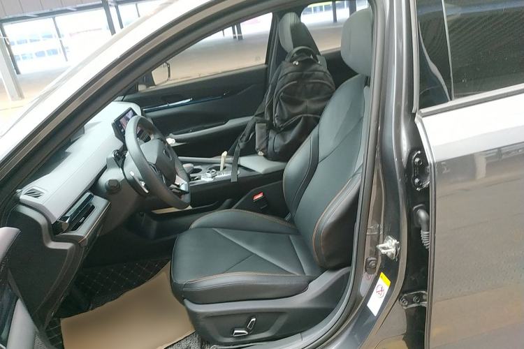 Used Changan UNI-V 2022 1.5T Prestige Version
