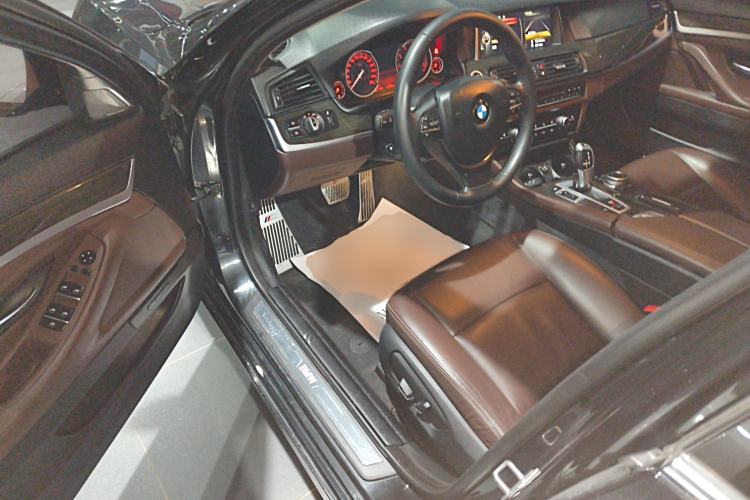 Used BMW 5 Series 2014 525Li Luxury Design Package
