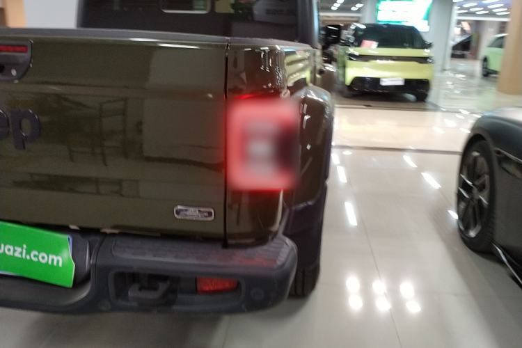 Used  Gladiator 2022 3.6L Pioneer Edition
