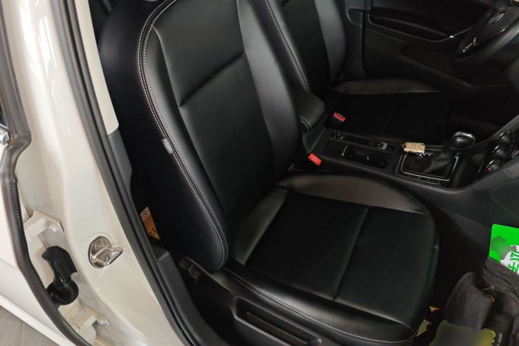 Used Volkswagen Golf 2020 Zhiai Edition 200TSI DSG Comfortable & Ambitious Version