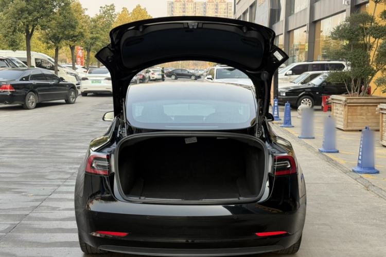 Used Tesla Model 3 2019 Long-Range Rear-Wheel-Drive Version
