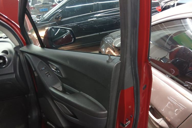 Used Chevrolet Trax 2016 1.4T Automatic Two-Wheel Drive Comfort Version with Sunroof
