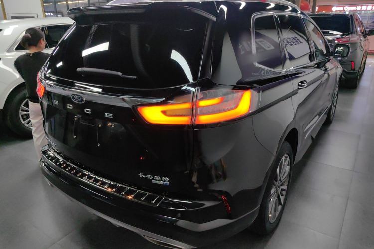 Used Ford Edge 2021 PLUS EcoBoost 245 Two-Wheel-Drive Titanium 7-Seater
