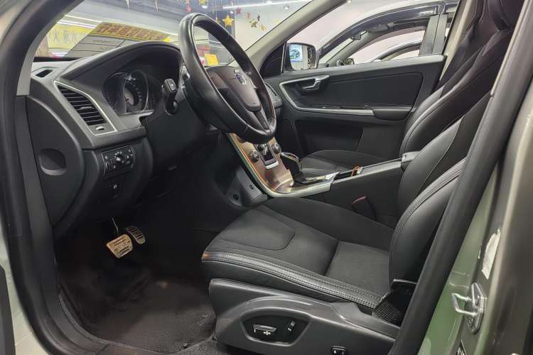 Used Volvo XC60 2016 T5 Smart Drive Edition
