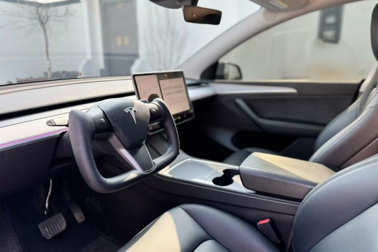 Used Tesla Model Y 2024 Rear-Wheel-Drive Version