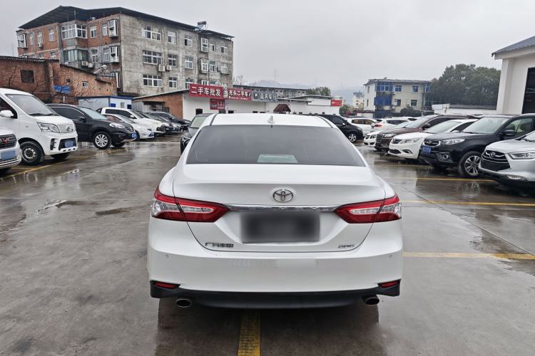 Used Toyota Camry 2021 2.0G Luxury Edition
