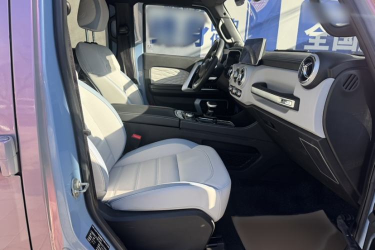 Used  BJ40 2023 2.0T Automatic Four-Wheel Drive Urban Hunter Edition Prestige Version
