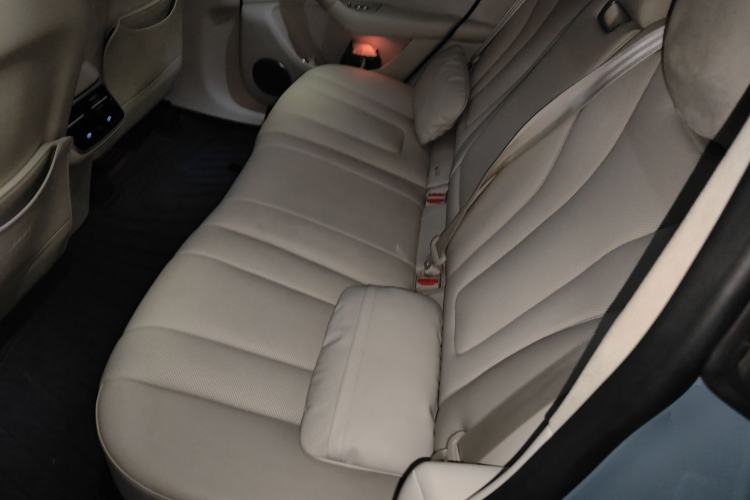 Used Hima Luxeed R7 2024 All-Electric 802 km Max
