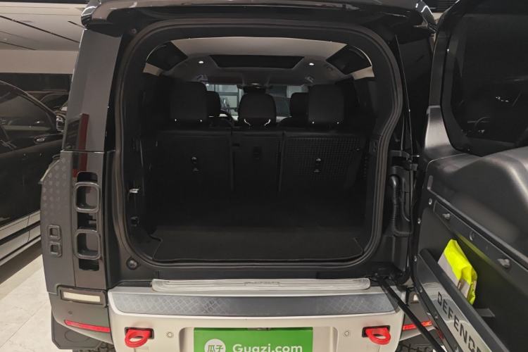 Used Land Rover Defender 2020 110 P400 SE
