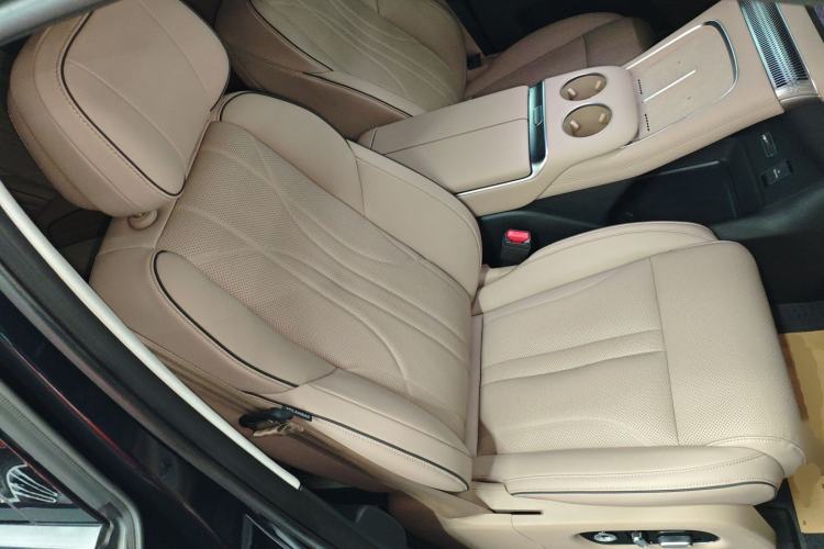 Used XPeng X9 2025 740 Ultra-Long Range Max
