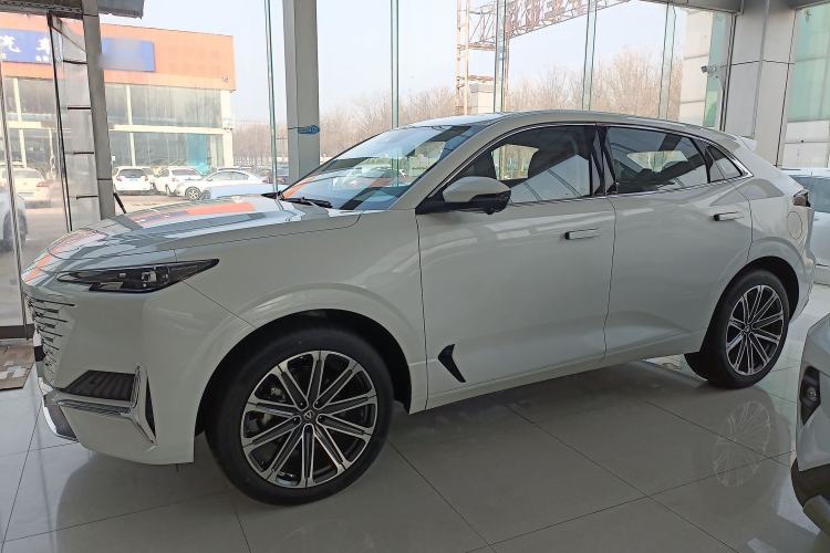 Used Changan UNI-K 2024 2.0T Two-Wheel Drive Global Edition
