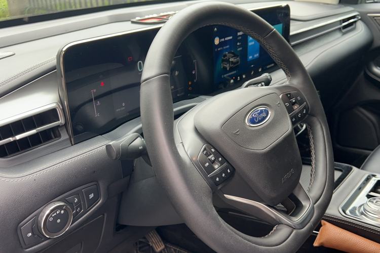 Used Ford Edge 2022 PLUS EcoBoost 245 Four-Wheel Drive Platinum Edition 7-Seater
