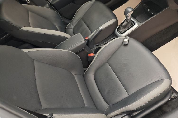 Used Kia kx1 Stonic 2021 1.4L CVT Sunroof Model
