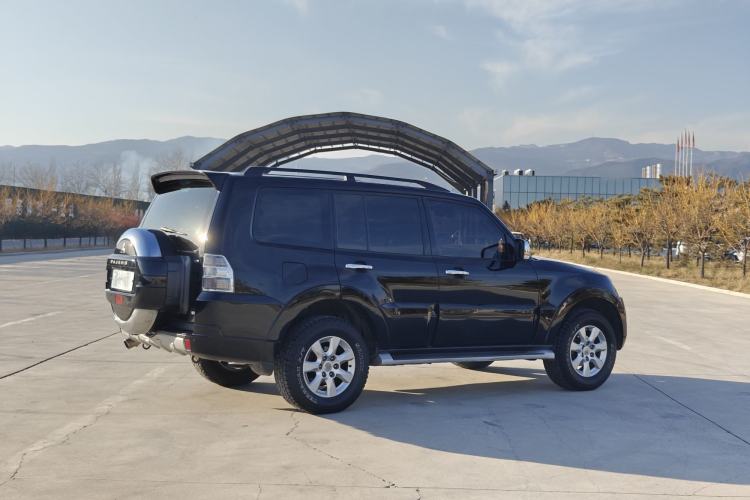 Used Mitsubishi Pajero 2014 3.0L Elite Edition
