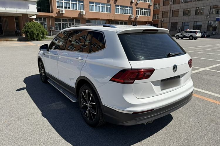 Used Volkswagen Tiguan L 2019 330TSI Automatic Two-Wheel Drive Smart Luxury Version China V Emission Standard
