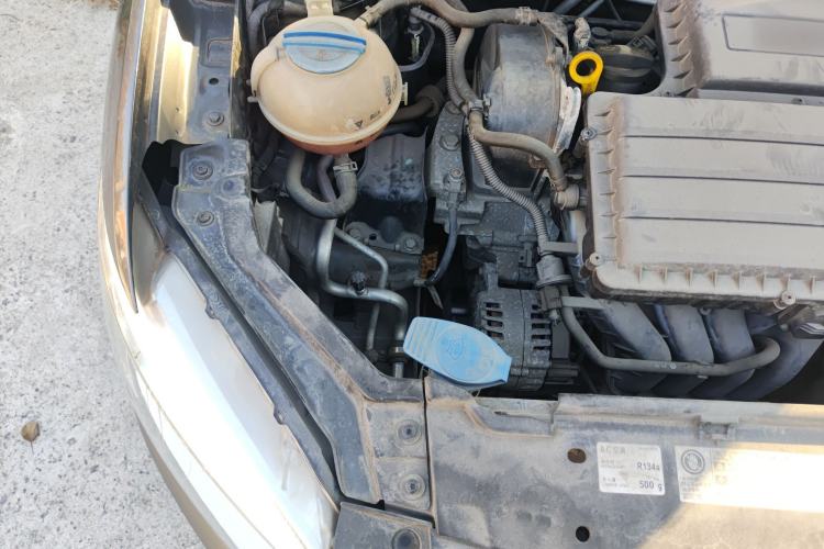 Used Volkswagen Santana 2015 1.6L Manual Comfort Edition
