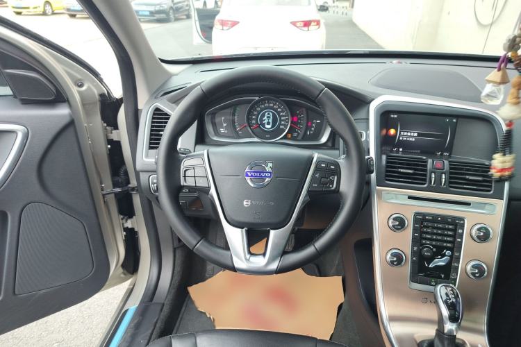 Used Volvo XC60 2017 T5 AWD Smart Upgrade Edition
