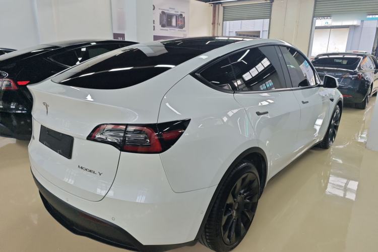 Used Tesla Model Y 2021 Long-Range All-Wheel-Drive Version