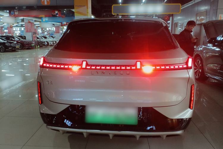 Used Lynk & Co 08 EM-P 2025 120km Long-Range Pro
