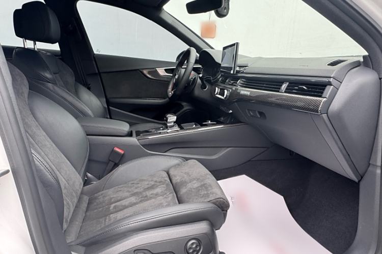 Used Audi A4L 2022 45 TFSI quattro Prestige Dynamic Edition
