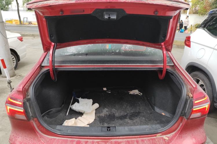 Used Roewe i6 2019 PLUS 1.6L CVT 4G Connected Flagship Deluxe Edition
