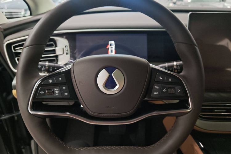 Used Denza D9 2024 DM-i 1050 Luxury Model
