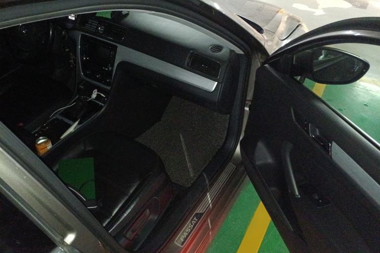 Used Volkswagen Passat 2014 1.8TSI DSG Luxury Edition
