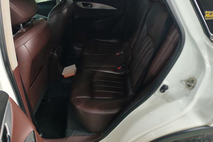 Used Infiniti QX50 2013 2.5L Two-Wheel-Drive Elegant Edition
