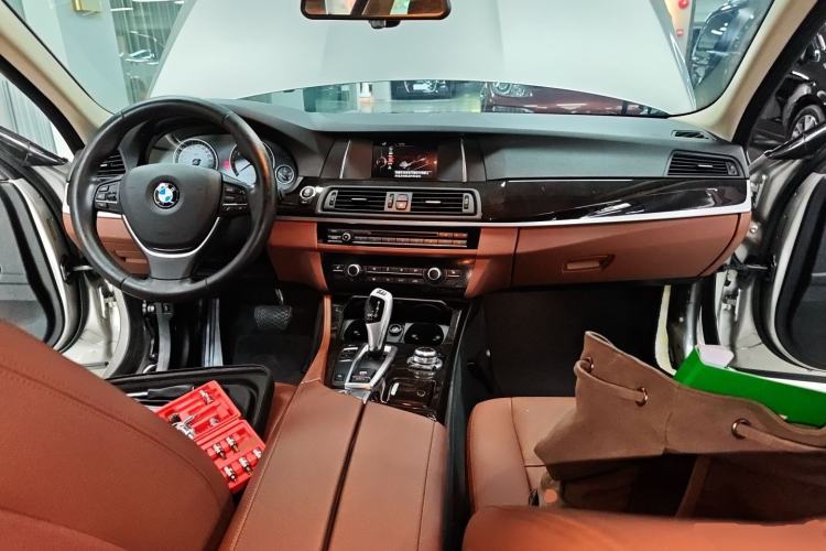 Used BMW 5 Series 2017 525Li Leading Model
