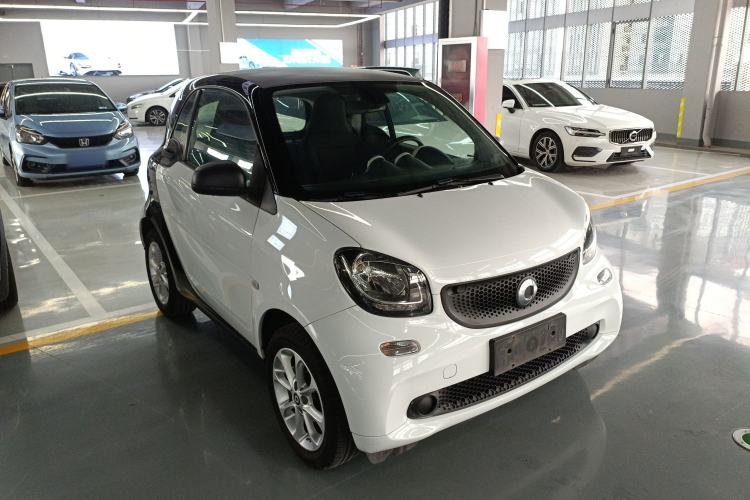 Used  fortwo 2015 1.0L 52 kW hardtop Dynamic version
