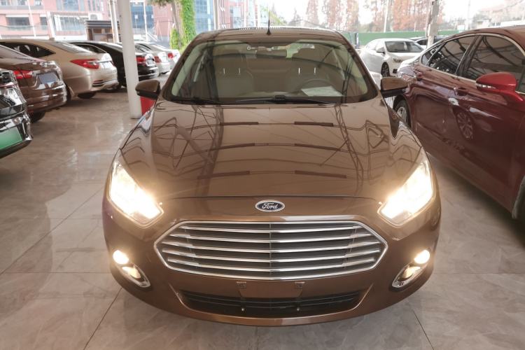 Used Ford Escort 2015 1.5L Manual Fashion Edition
