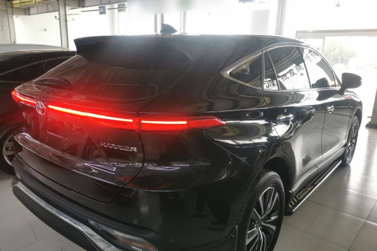 Used Toyota Harrier 2022 2.0L CVT Two-Wheel Drive Luxury Edition