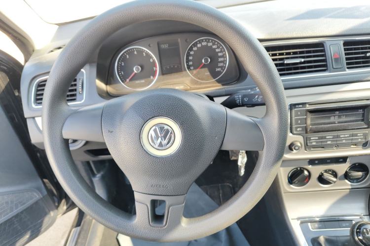 Used Volkswagen Lavida 2013 Restyled Classic 1.6L Manual Comfort Edition
