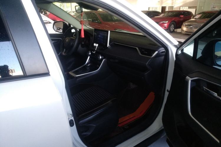 Used Toyota RAV4 2022 2.0L CVT Two-Wheel Drive Fashion Plus Edition
