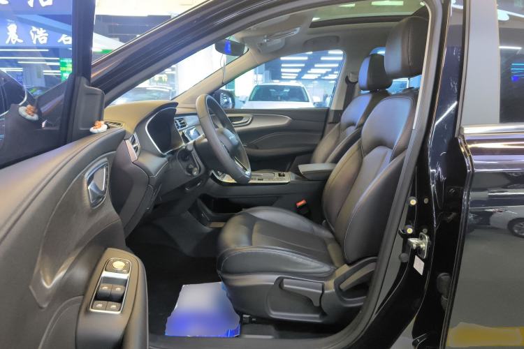 Used Roewe RX5 2023 PLUS 330TGI Automatic Trendsetting Smart Edition
