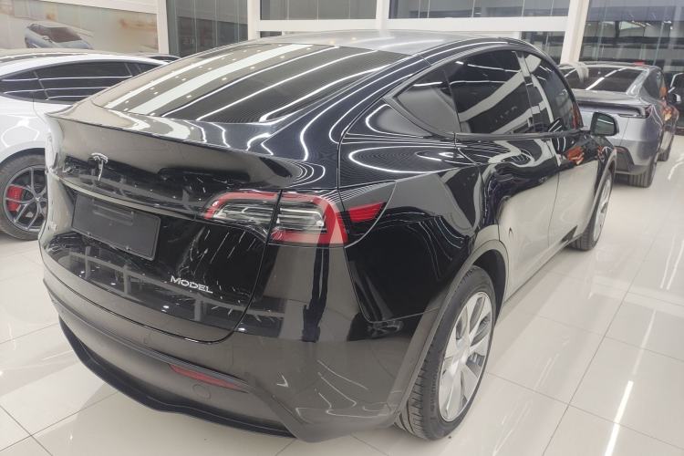 Used Tesla Model Y 2022 Long-Range All-Wheel-Drive Version