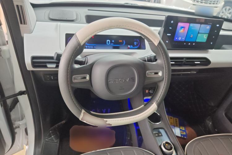 Used Geely Galaxy Panda 2024 Panda Mini 200km Endurance Bear
