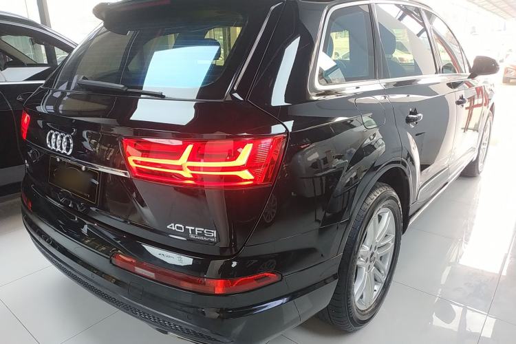 Used Audi Q7 2018 40 TFSI Comfort Model