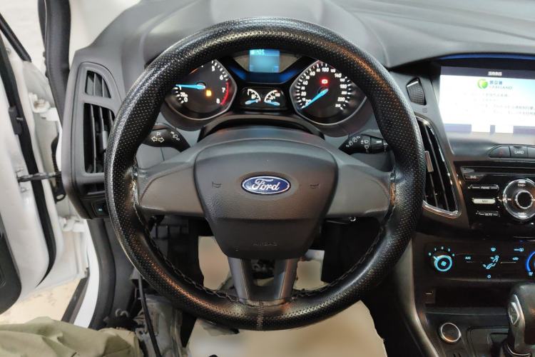 Used Ford Focus 2017 Hatchback 1.6L Automatic Comfort Plus SmartDrive Edition
