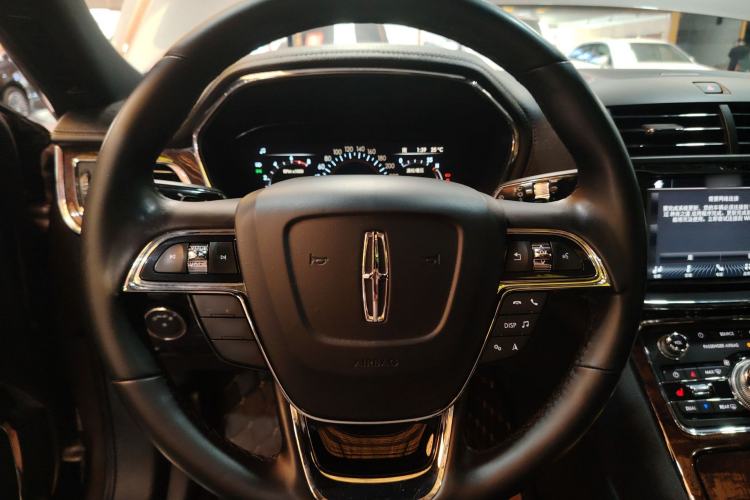 Used Lincoln Continental 2019 2.0T Two-Wheel Drive Luxury Edition China VI Standard
