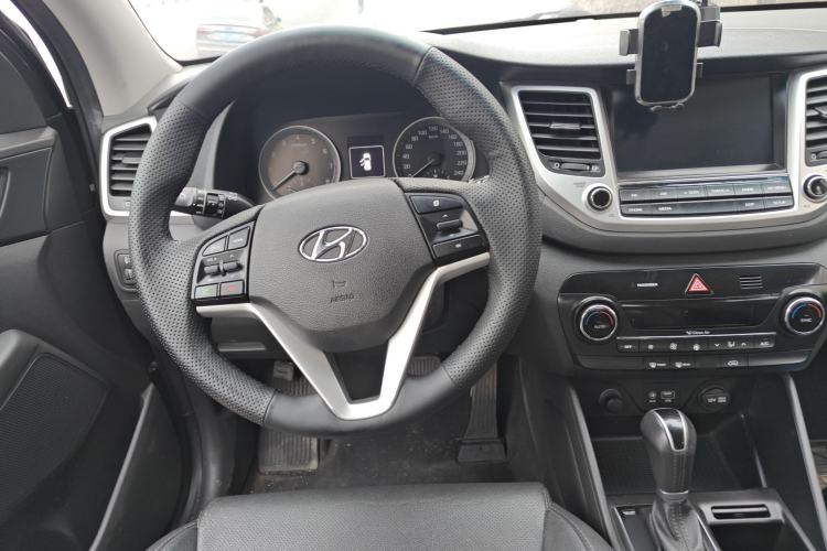 Used Hyundai Tucson 2015 1.6T Dual-Clutch Two-Wheel-Drive Smart Model