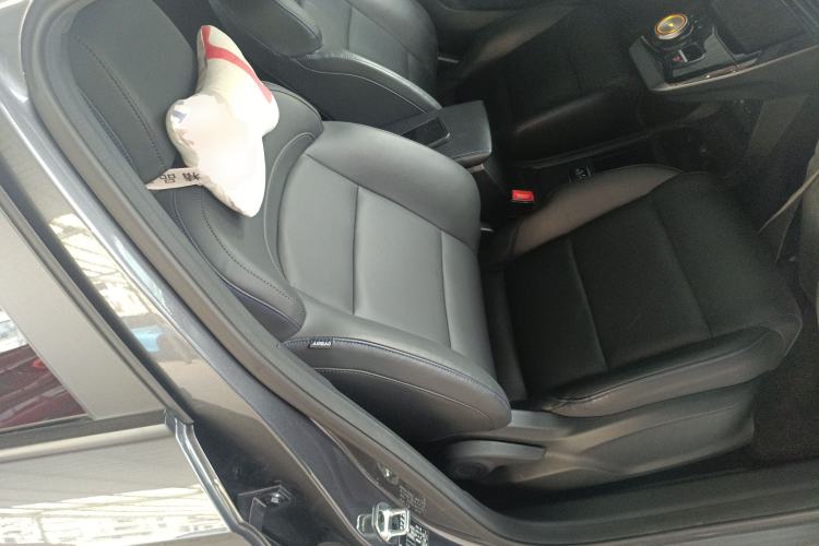 Used MG 4 EV 2023 415 km Range Sea-Faring Champion Edition
