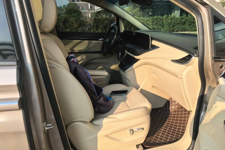 Used Buick GL8 2022 ES Land Cruiser 653T Luxury Model
