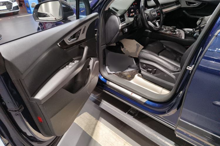 Used Audi Q7 2018 45 TFSI Technology Edition
