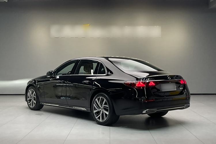 Used Mercedes-Benz E-Class 2024 Refresh E 300 L Stylish Edition