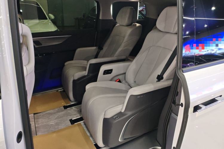 Used Buick GL8 2025 Lu Zun Deluxe Edition