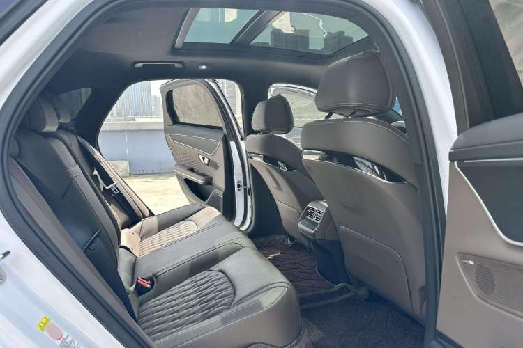 Used BYD Han 2023 DM-i Champion Edition 121KM Prestige Model
